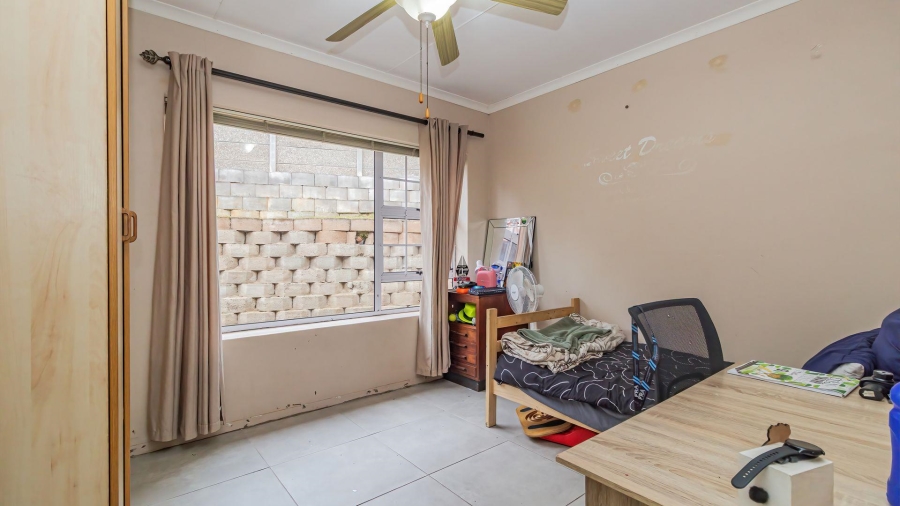 3 Bedroom Property for Sale in Fraaiuitsig Western Cape